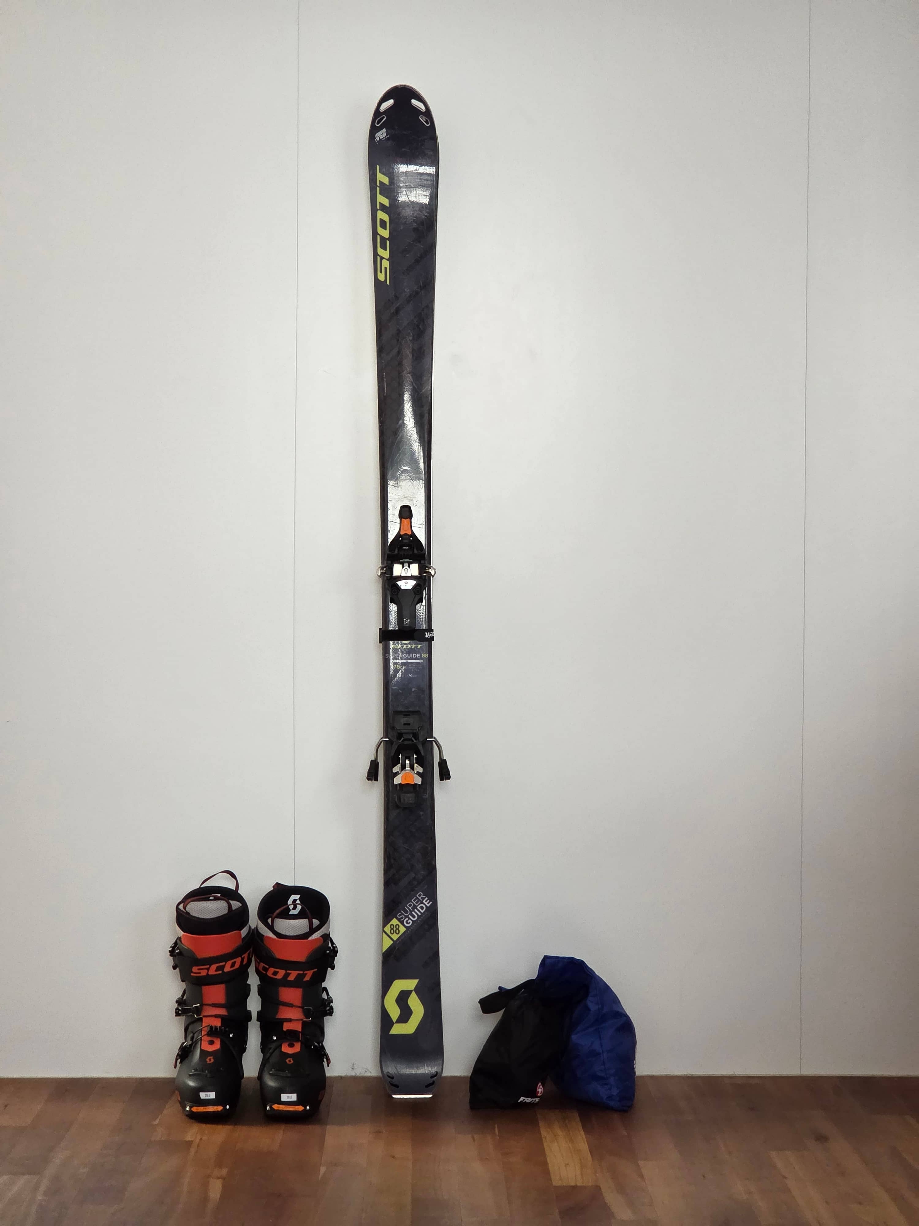Touring skis
